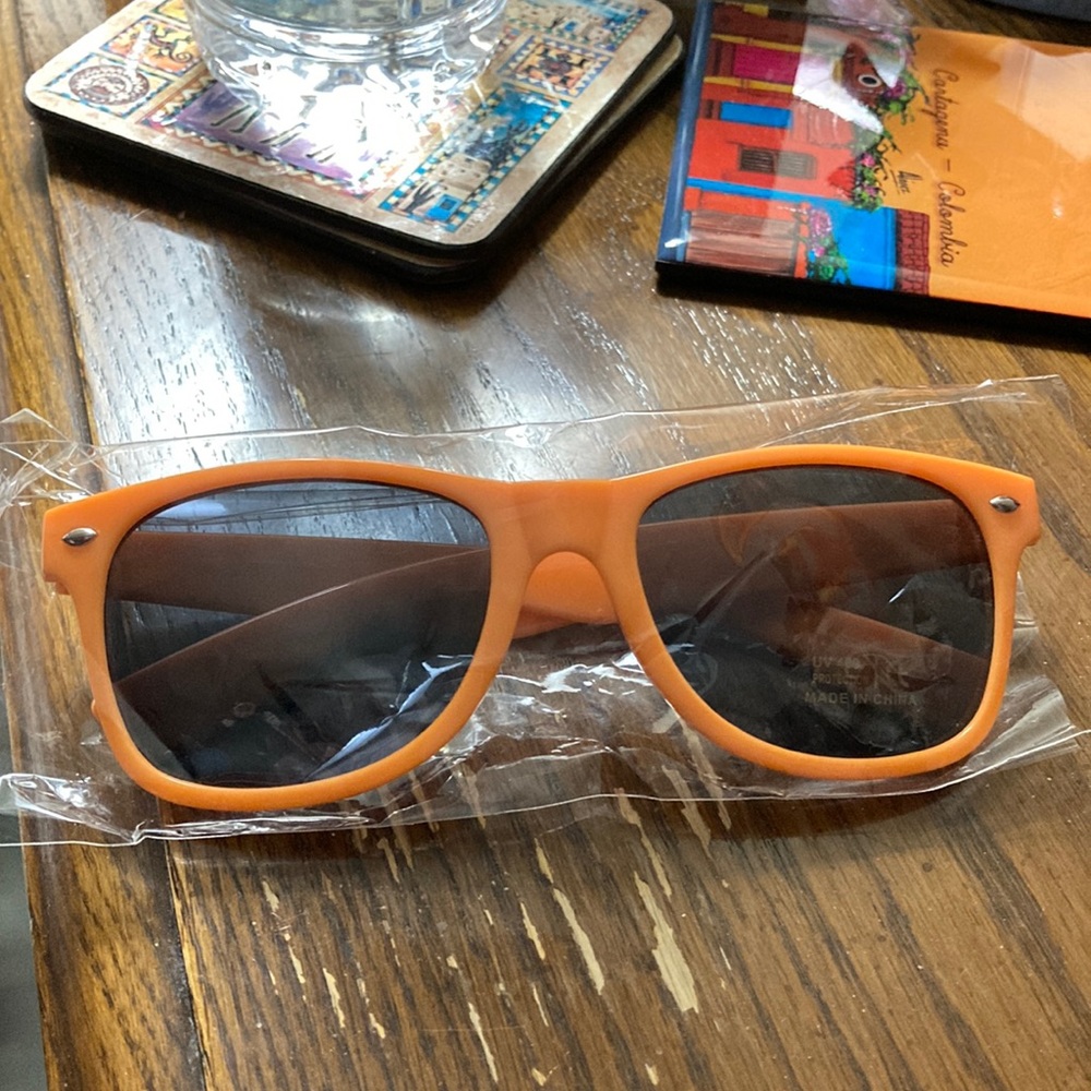 NWOT - Souvenir Las Vegas Tangerine Plastic Sunglasses